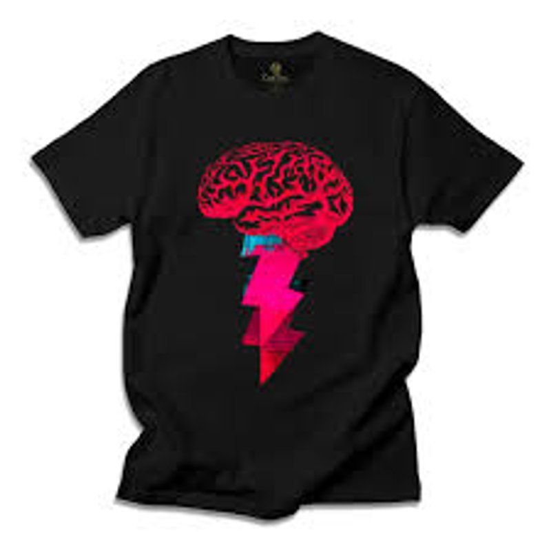 Camiseta preta com estampa de cérebro e raio em vermelho